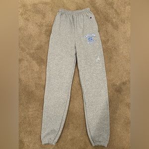 North Carolina Tar Heels women’s champion sweatpants with pockets - gray